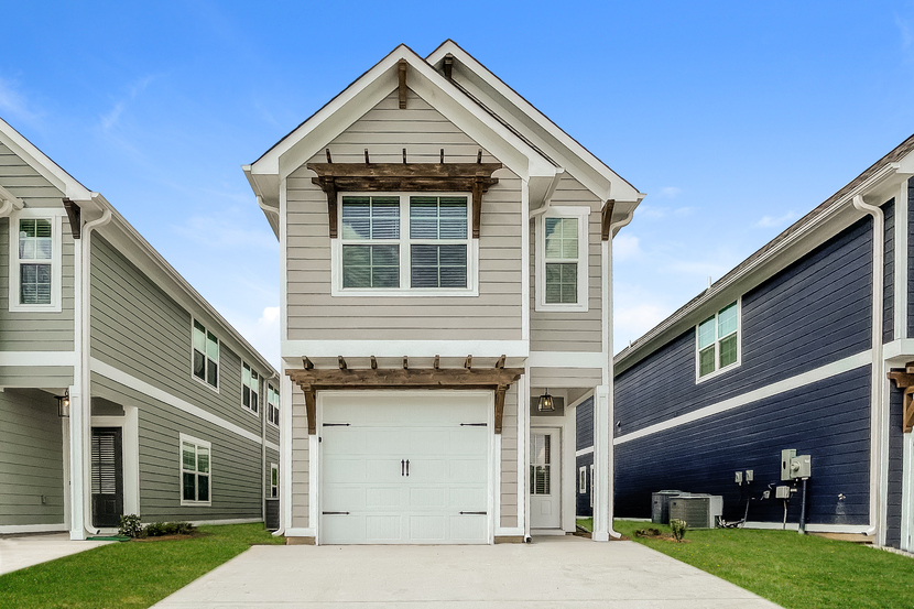 172 Creek Run Way Calera, AL 35040